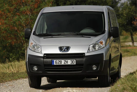 Peugeot Bipper i Expert dostavna vozila godine