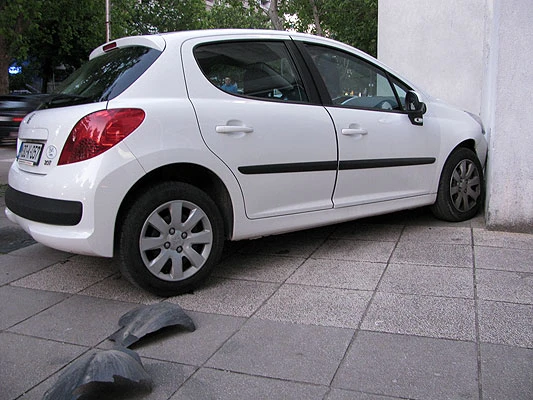 U Splitskoj ulici Peugeotom 'pokupila' pješake