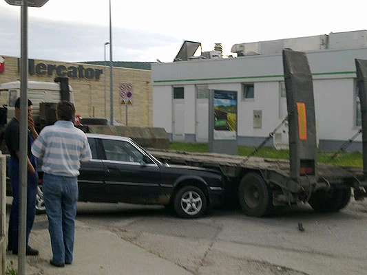 BMW završio pod šlepom