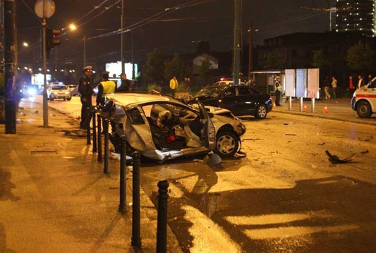 Bježeći od policije, na semaforu slupao tri vozila i ubio čovjeka!?