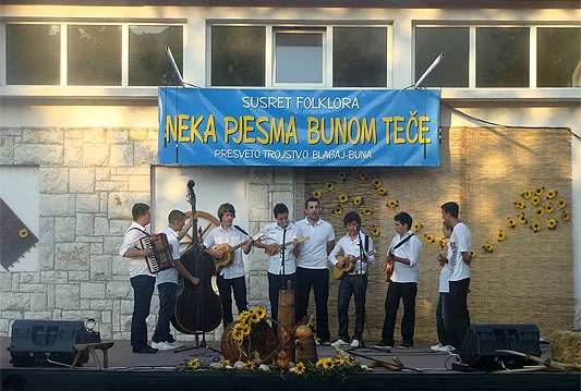 Večeras folklorna manifestacija 'Neka pjesma Bunom teče'