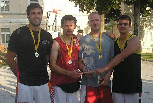 ''Veterani'' pobjednici prvog ljubuškog streetball natjecanja