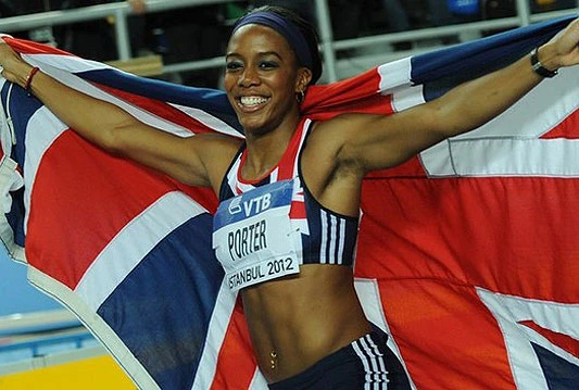 Britanski atletičari stranog porijekla uče himnu