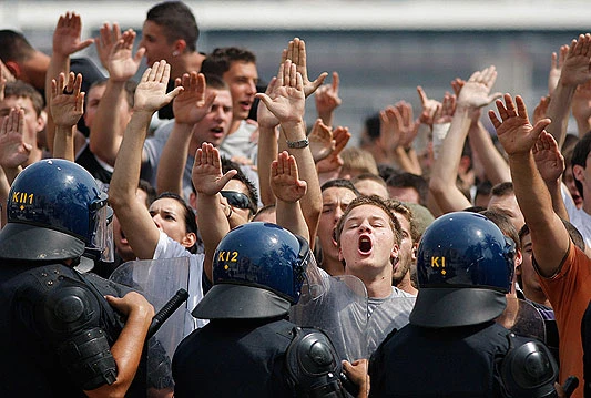 Poziv na bojkot gay parade