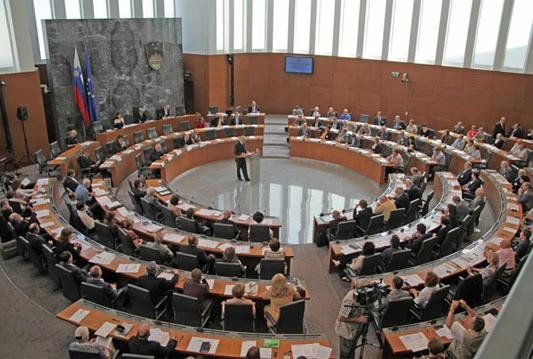 Slovenski parlament odbio financirati crkvu iz poreza građana