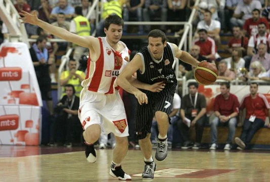 Partizan u nemogućim uvjetima svladao Zvezdu i postao prvak Srbije