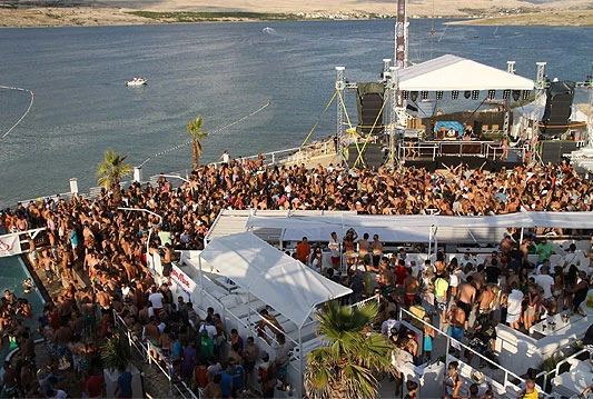 Novaljska ljepotica Papaya u novom ruhu otvara sezonu 2012.