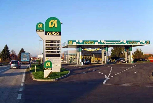 'Nesto petrol' prezadužen kreditima, Rusi i dalje dižu kredite