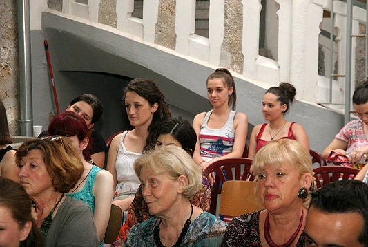 Održana večer ljubavne poezije
