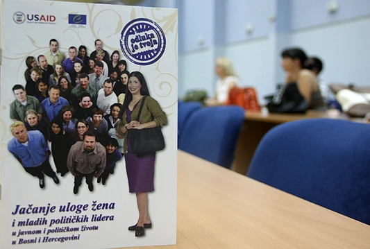 Kako osnažiti sudjelovanje žena u javnom i političkom životu