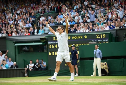 Federer se vratio na tron i rasplakao Britaniju