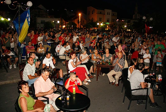 Publika i rukovodstvo Veleža obilježili 90 godina kluba; Predstavljen tim za novu sezonu