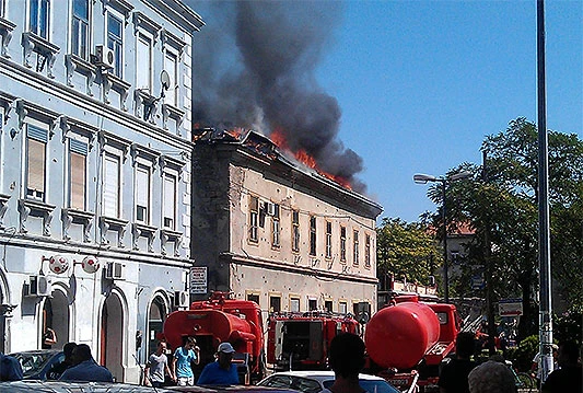 Mostar: Požar u zgradi Sindikata u Titovoj ulici