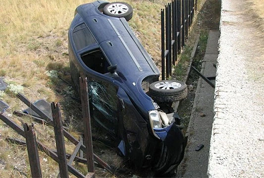 Usred ljubavnog čina prevrnuli automobil i pali u kanal!