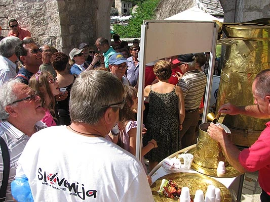 Osam godina najveće džezve na svijetu: Ispečeno 132 000 litara kave