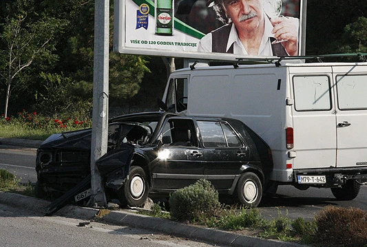 Teži sudar na Bulevaru, jedna osoba ozlijeđena