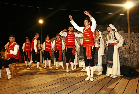 U Šujici 5. kolovoza Večer folklora