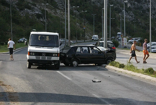 Crni automobili su opasniji na cesti od bijelih