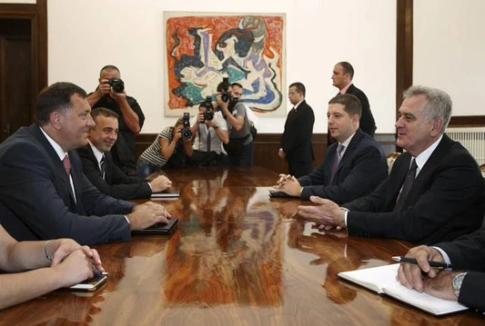 Dodik u Beogradu: BiH nesposobna preživjeti!
