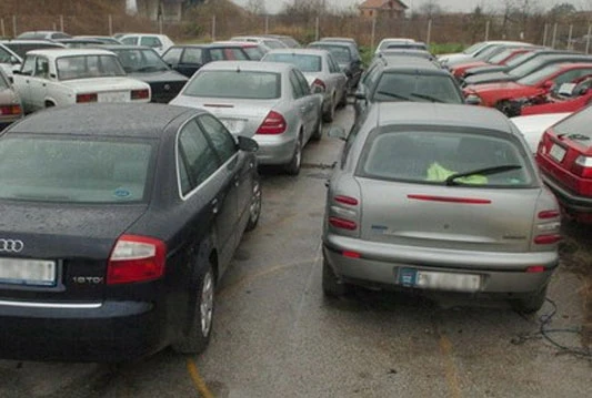 Oduzete automobile urediti za ministre, političare i predsjednike?