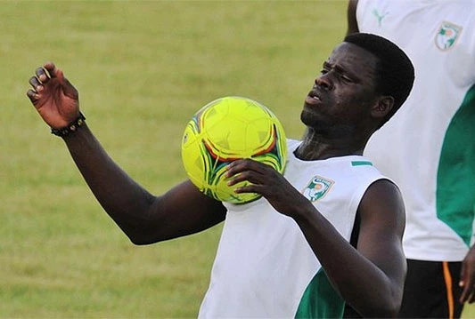 Bivši igrač Arsenala Eboue izvrijeđao Van Persieja