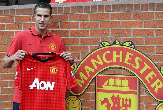 Van Persie potpisao za MU; Vermaelen preuzeo kapetansku vrpcu
