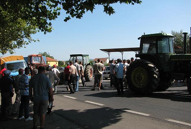 Blokirat ćemo granične prijelaze ako država ne zaštiti domaću proizvodnju