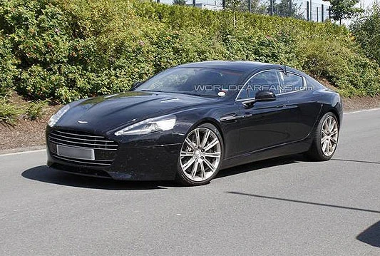 Fotografiran Aston Martin Rapide Facelift