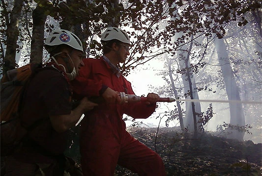 Ruski helikopter i danas nastavlja s gašenjem požara oko Mostara; Pomoć potrebna na Prenju