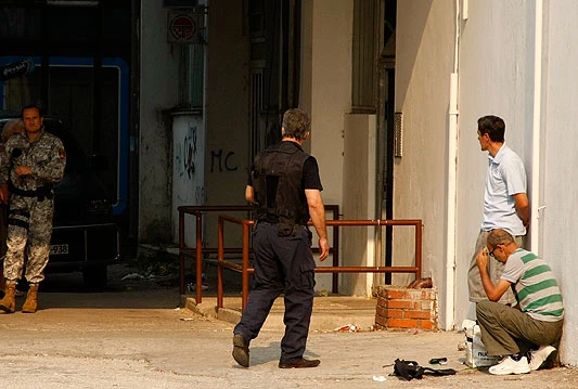 Akcija Federalne policije u Mostaru; specijalci preko balkona upali u stan na vrhu Avenije