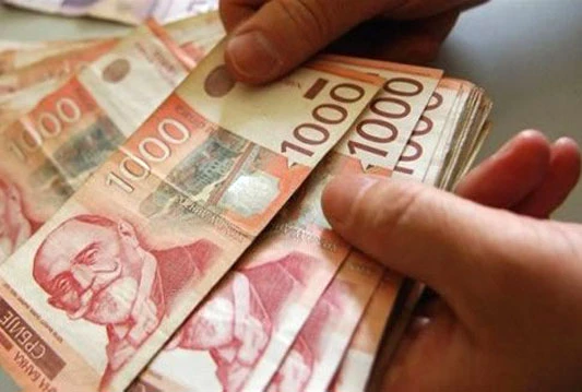 Dinar u ponedjeljak stanira prema euru