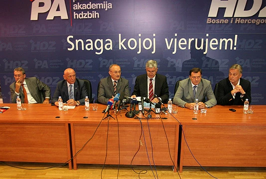 EK razočarana što čelnici u BiH nisu dogovorili promjene ustava