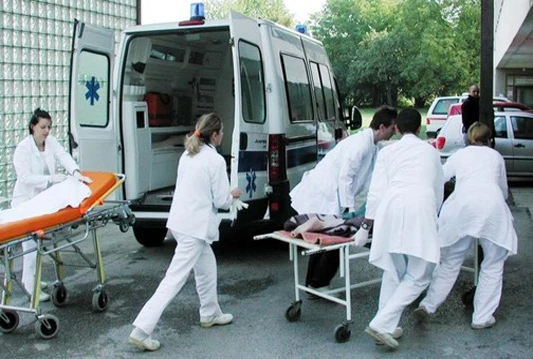 Stravična nesreća: Dvoje mladih poginulo, a troje ozlijeđeno