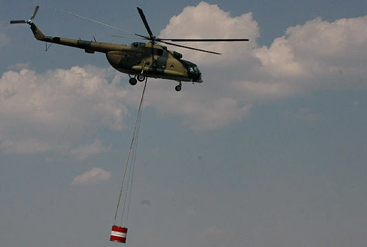Dva helikoptera gase požare kod Konjica, po jedan u Trebinju i Nevesinju