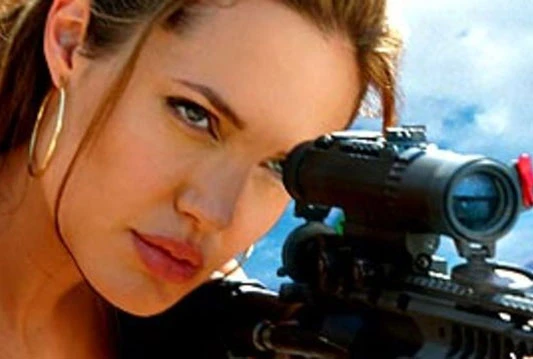 Angelina od Brada dobila na dar - streljanu!