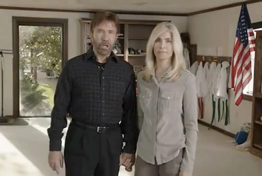 Chuck Norris upozorava Ameriku: 'Ako ponovno izaberemo Obamu, pred nama je 1000 godina mraka!'