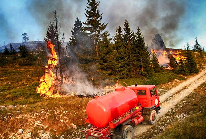 Na platou Risovca požarna linija 18 km; Aktivni požari kod Jablanice i Konjica