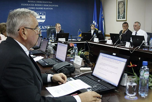 Pokreće se e-dnevnik u školama USŽ; Donijeta odluka o plaćanju noćnog rada policije
