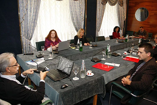 Zurovac: Ogroman politički pritisak na medije