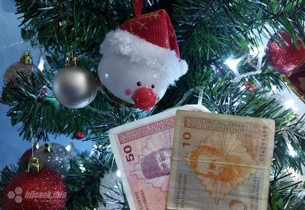 Koliko će iznositi božićnice za radnike u BiH?