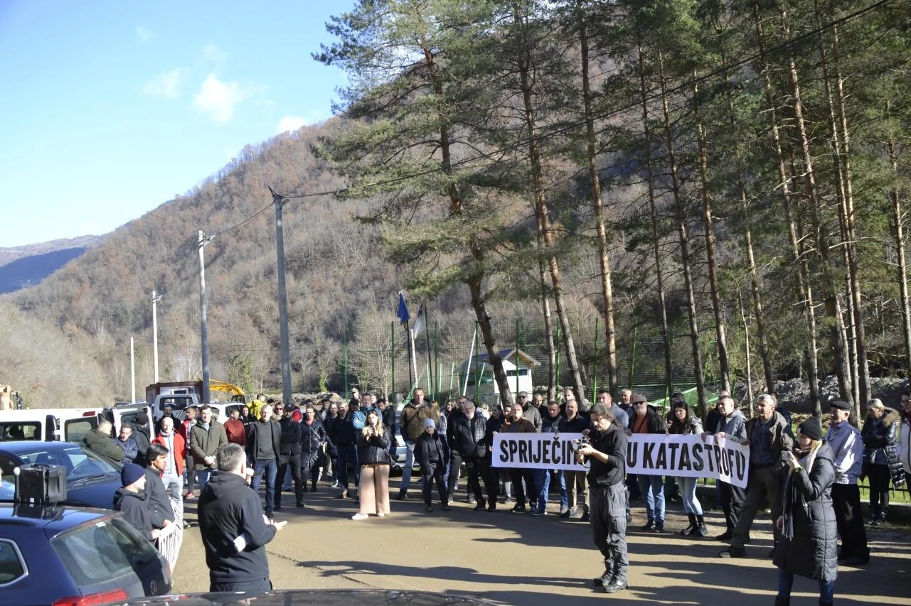Prosvjed u Konjicu protiv minihidroelektrane - Kraljuštici nije mjesto u cijevima