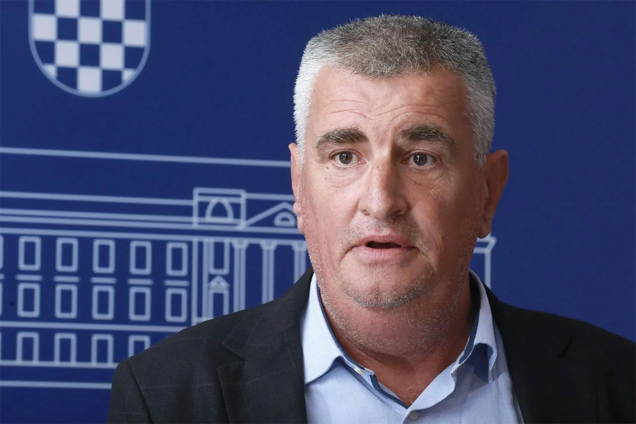 Bulj: Schengen je krepa, a odmah treba deportirati sve ilegalne migrante iz Hrvatske