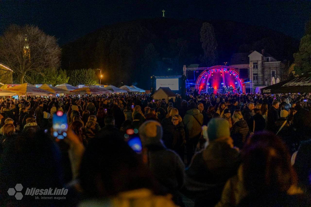 Glazba za dušu: Klapa Rišpet otvorila glazbeni program Adventa u Mostaru