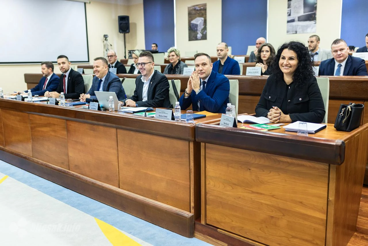 Zasjeda novo vijeće u Mostaru: Privremeno financiranje i legalizacija objekata