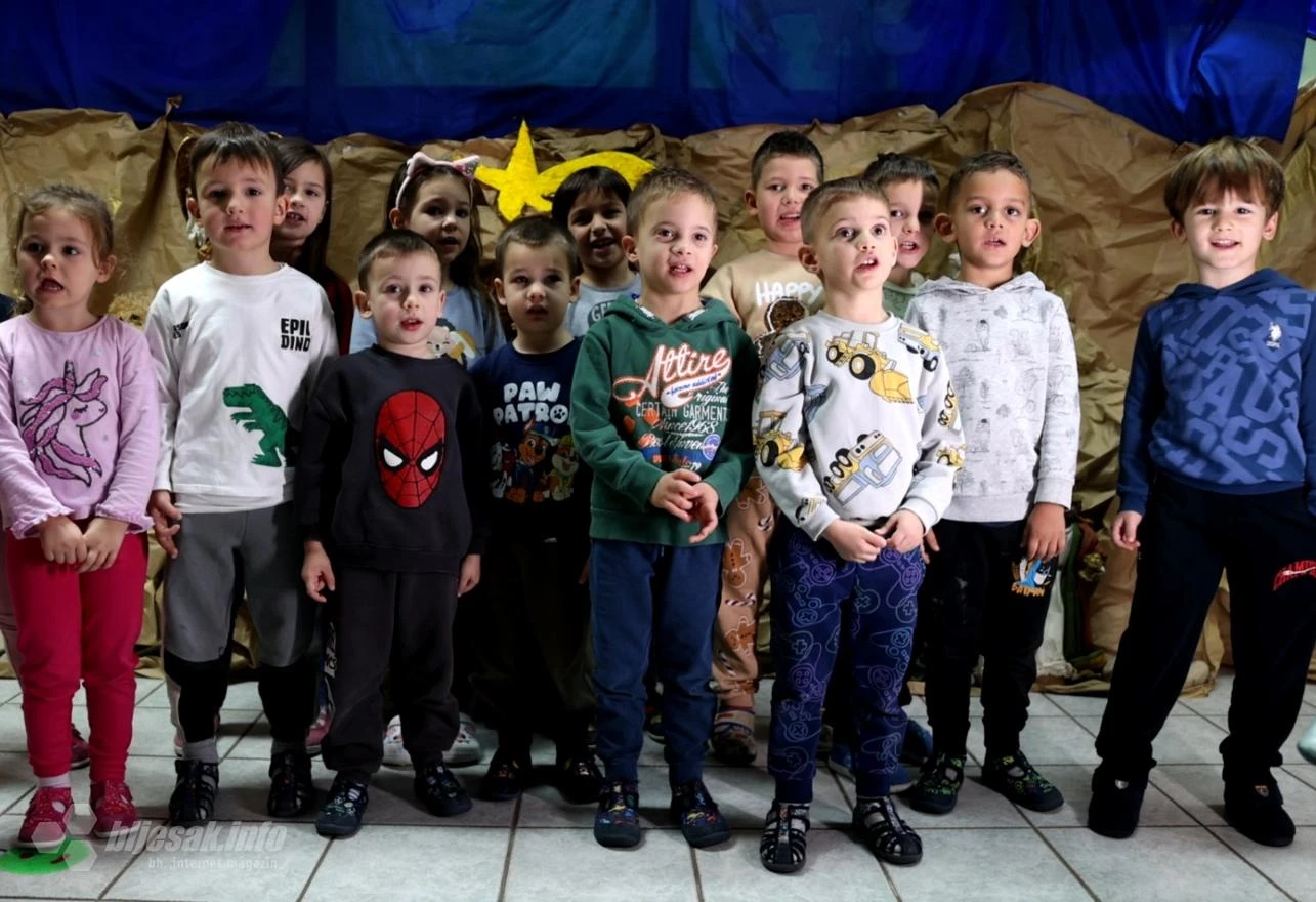 VIDEO | Mala srca, velike poruke: Što je mališanima u Mostaru Božić?