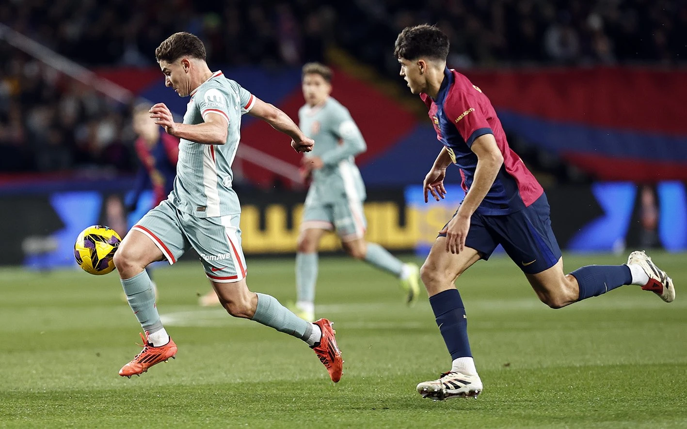 Golom u zadnjim sekundama Atletico slavio u Barceloni i preuzeo vrh