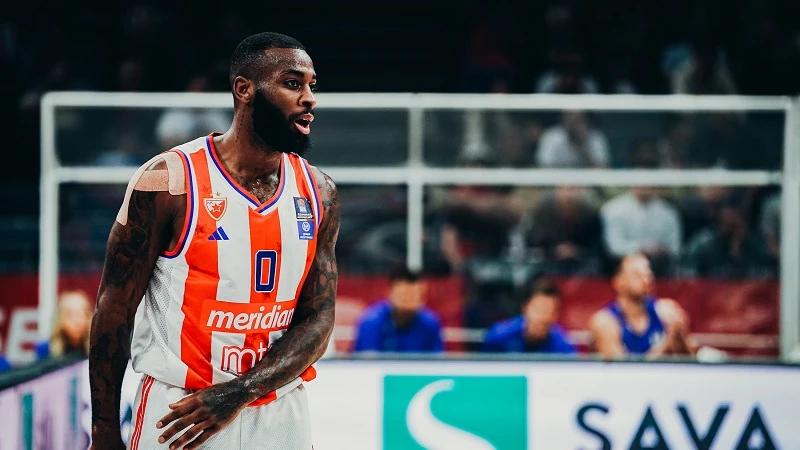 VIDEO I Kako se košarkaš Zvezde Codi Tyree McIntyre snašao na snijegu 