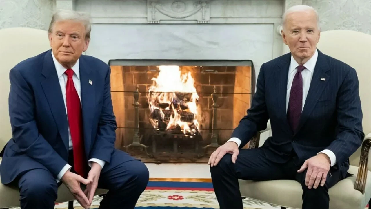 Biden i Trump Amerikancima poslali vrlo različite božićne poruke