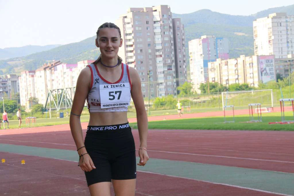 Povijesni uspjeh za bh. atletiku: Emina Omanović skočila 6,14 metara