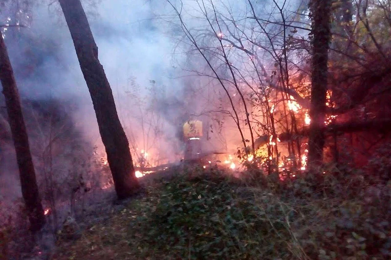 VIDEO: Opožarena veća površina u Podveležju, intervenirali i vatrogasci